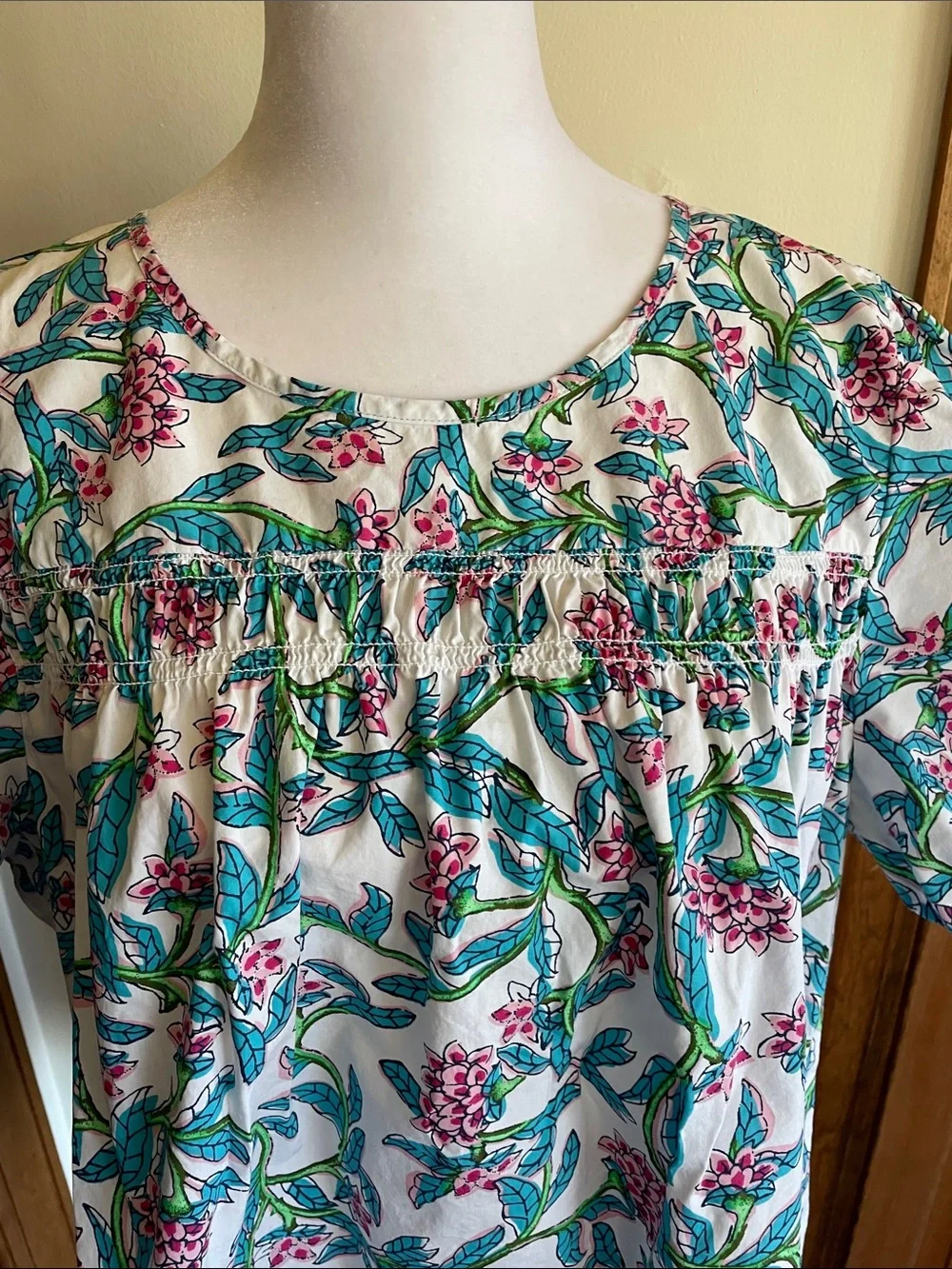 J. CREW Puff Sleeve White Smocked Floral Blouse with Teal & Pink Print XL